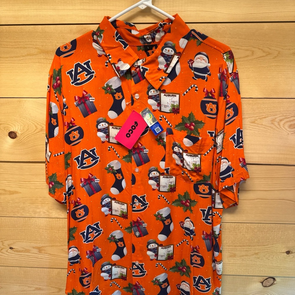 NCAA Auburn University Button-down Short Sleeve Christmas Shirt Size Large NEW